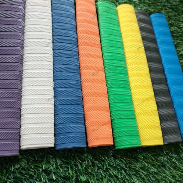 Zig Zag Pattern Cricket Bat Grip – 25 cm - Image 3